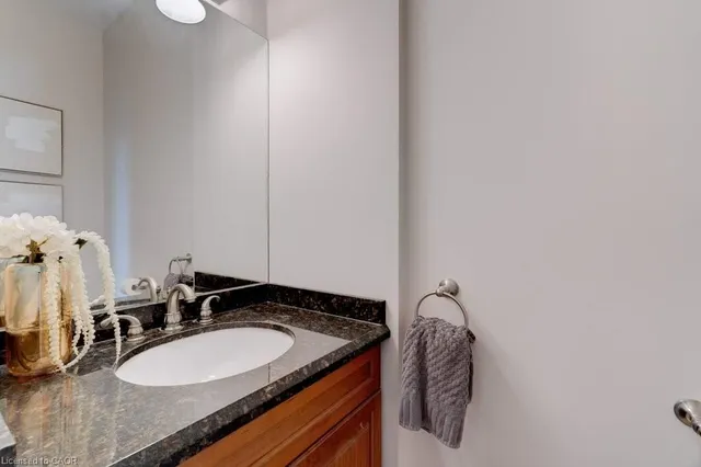 Additional image 24 of 47 Premier Rd