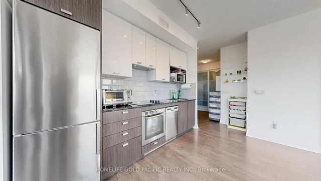 Additional image 15 of 275 Village Green Sq Unit 3423