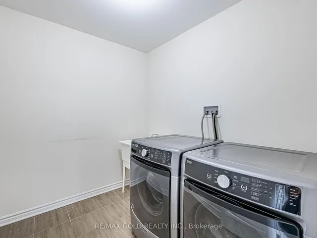 Additional image 27 of 36 Feeder St