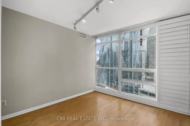 Additional image 14 of 18 Yonge St Unit 2603