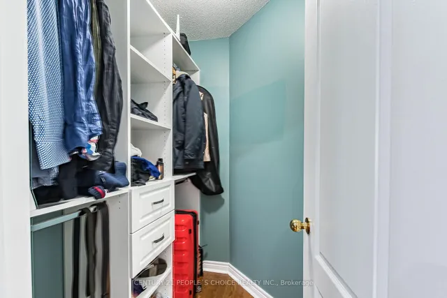 Additional image 33 of 9 Mellowood Ave