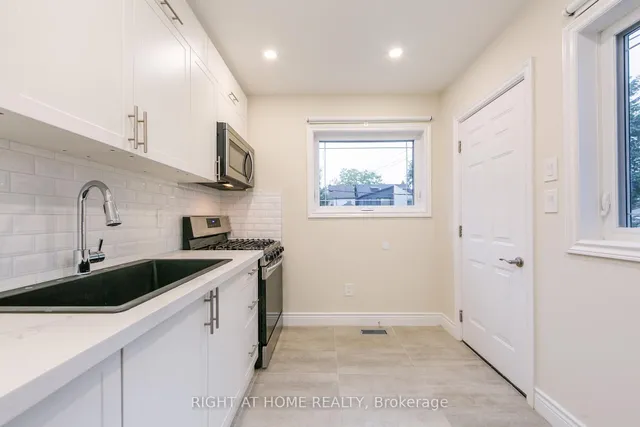 Additional image 30 of 701 Dupont St