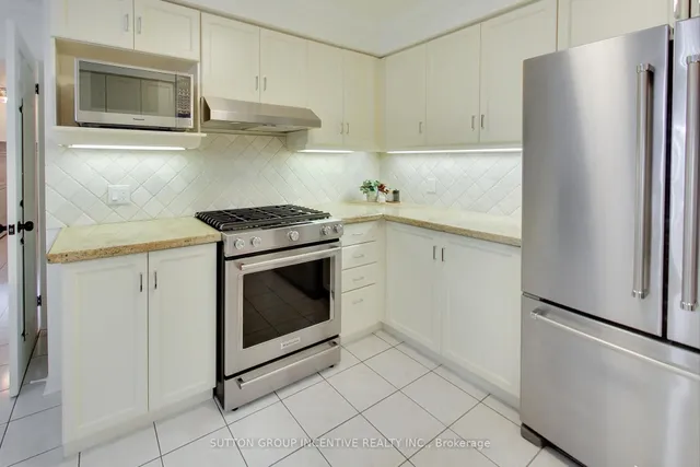 Additional image 18 of 11 Safari Crt