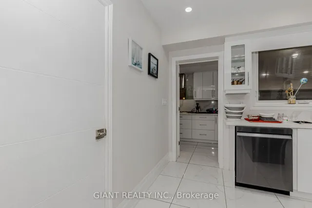 Additional image 24 of 90 Main St