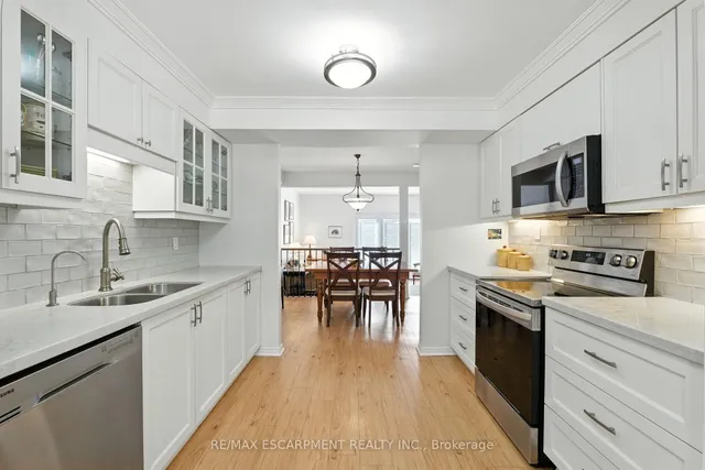 Additional image 11 of 1559 Riley Ave