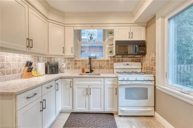 Additional image 12 of 33 East 12th St