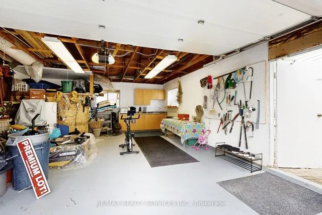 Additional image 35 of 10 Minton Pl