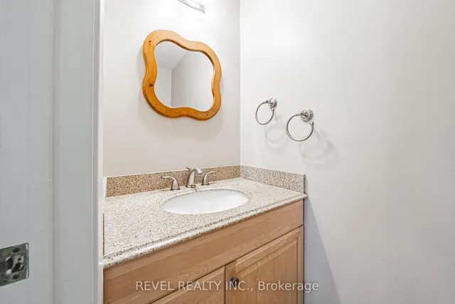 Additional image 13 of 594 Moorelands Cres