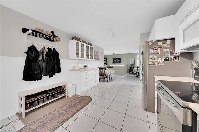 Additional image 19 of 1 Renata Crt