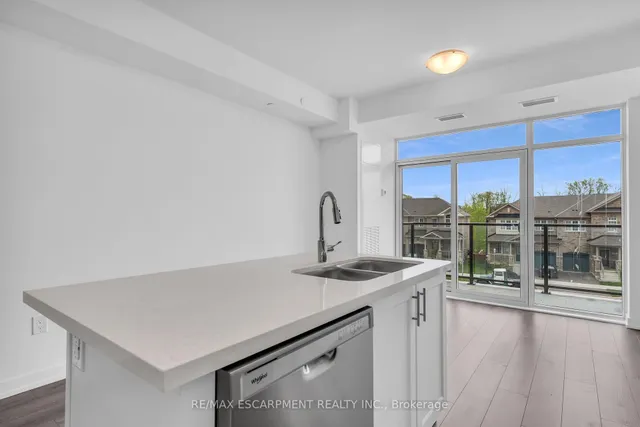 Additional image 5 of 470 Dundas St Unit 220