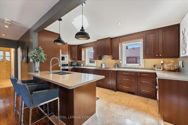 Additional image 12 of 47 Brenda Cres