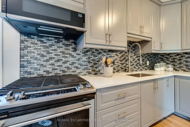 Additional image 13 of 17 RONALDSHAY Ave