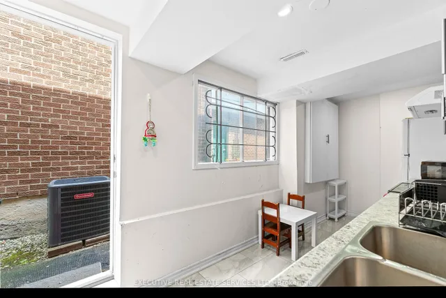 Additional image 22 of 14 Albemarle Crt