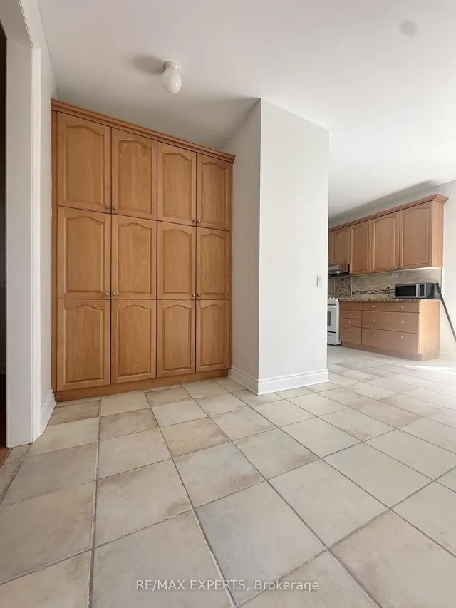 Additional image 12 of 2 Louvre Circ