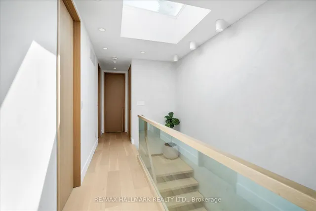 Additional image 20 of 31 Redwood Ave