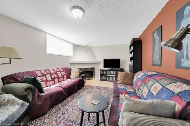 Additional image 29 of 1 Renata Crt