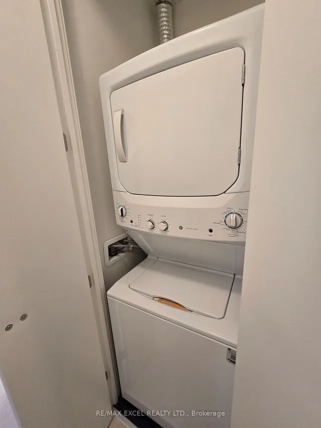 Additional image 37 of 11 Yorkville Ave Unit 6003