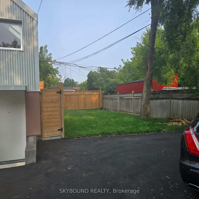 Additional image 26 of 837 Gladstone Ave