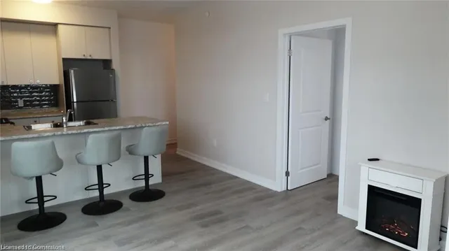 Additional image 7 of 450 Dundas St Unit 1005