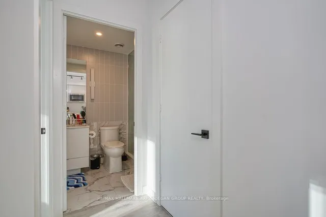 Additional image 11 of 327 King St Unit 1408