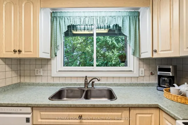 Additional image 20 of 1552 Kerns Rd Unit 4