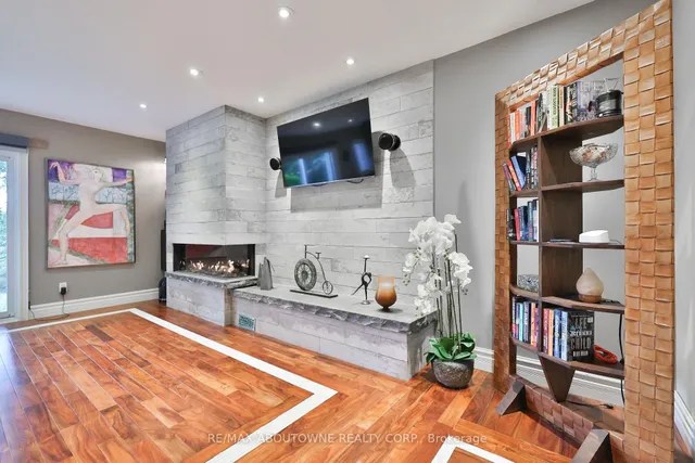 Additional image 41 of 24 School St