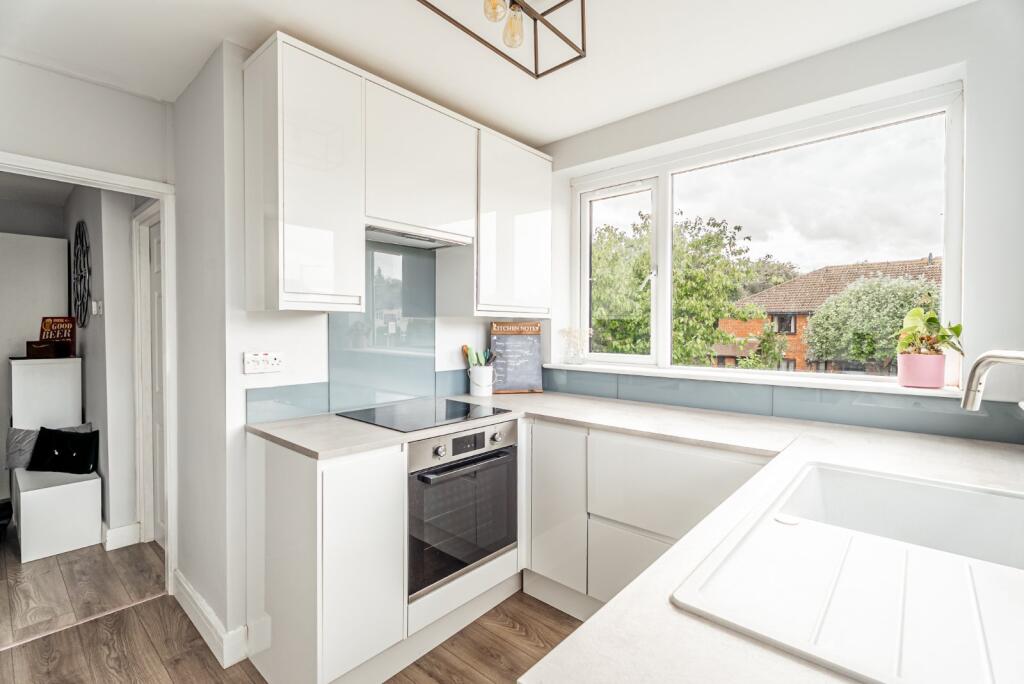 Additional image 6 of Sycamore Drive, Park Street, St. Albans, Hertfordshire, AL2