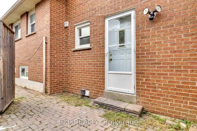 Additional image 15 of 28 Poinsettia Pl