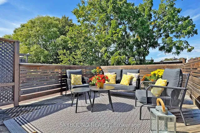 Additional image 37 of 50 Dearbourne Ave