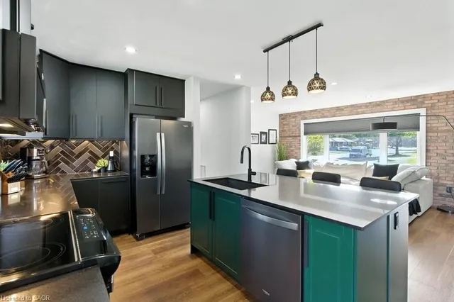 Additional image 15 of 30 Cloke Crt