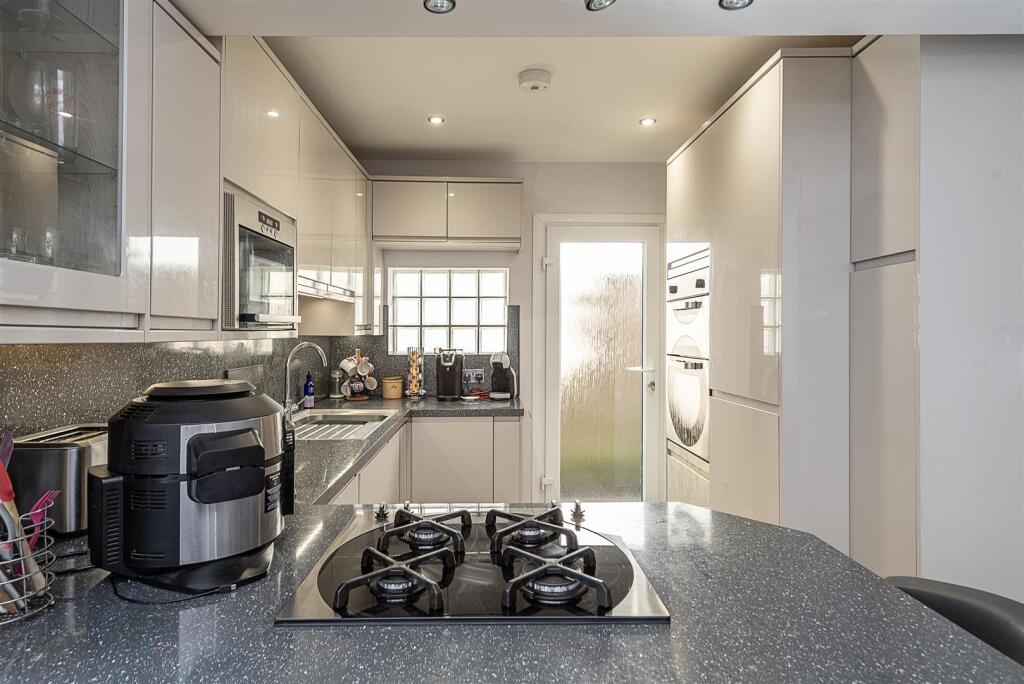 Additional image 4 of Barnfield Road, Harpenden