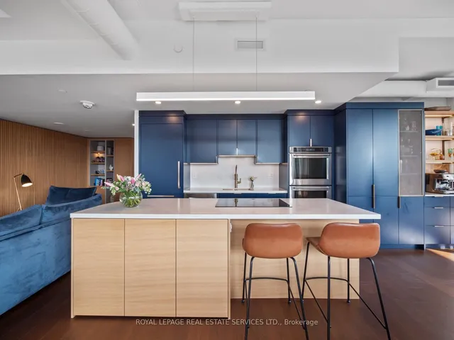 Additional image 16 of 21 Lawren Harris Sq Unit 904