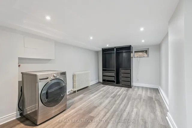 Additional image 19 of 10 Coxwell Ave