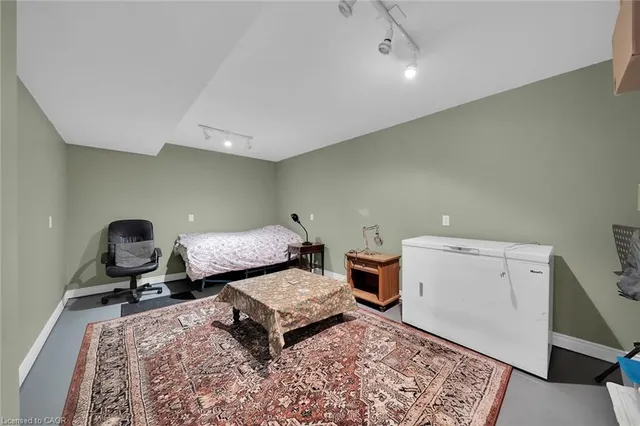 Additional image 37 of 1 Renata Crt