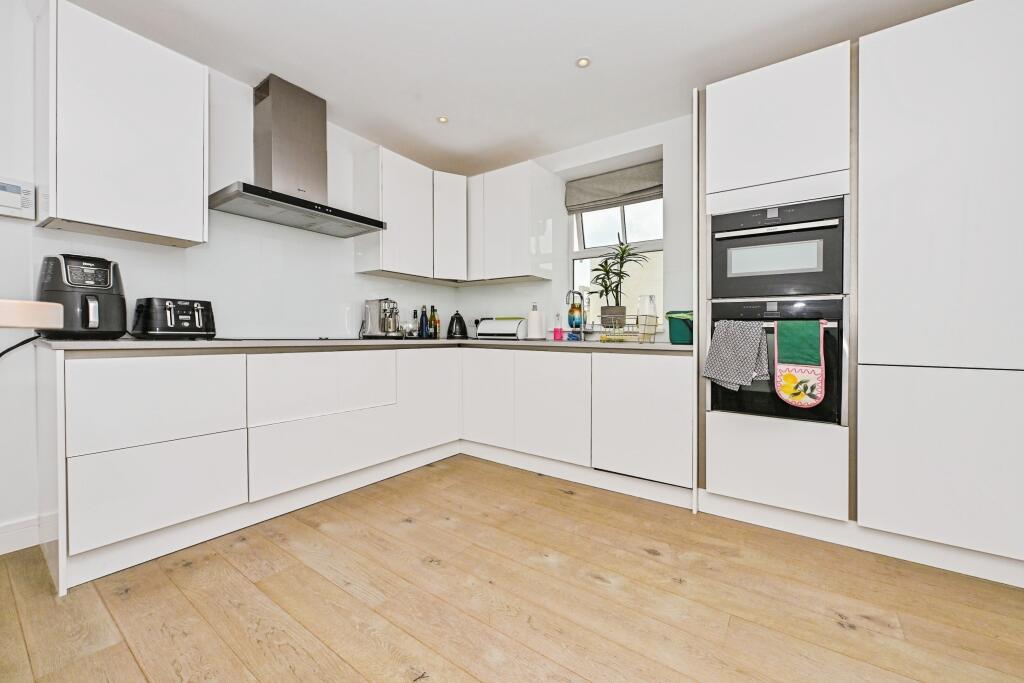 Additional image 8 of Alma Road, St. Albans, AL1