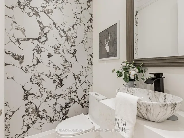 Additional image 18 of 43 Sugarbush Sq