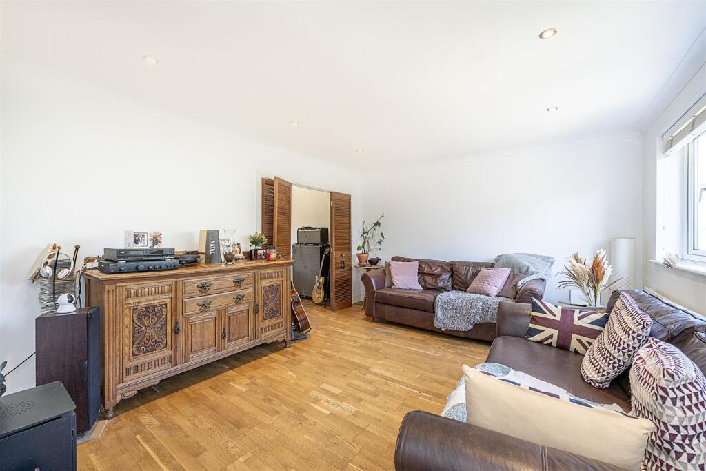 Additional image 5 of Jubilee Avenue, London Colney, St. Albans