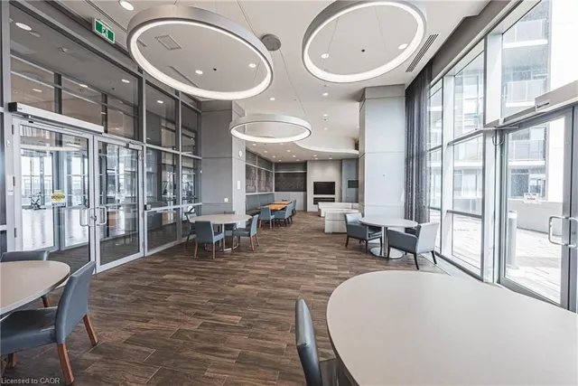 Additional image 29 of 2081 Fairview St Unit 2001