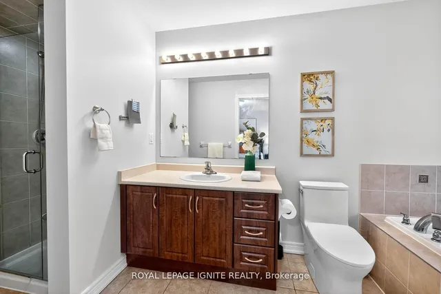 Additional image 26 of 24 Micarta Ave