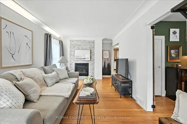 Additional image 4 of 17 Cameron Ave