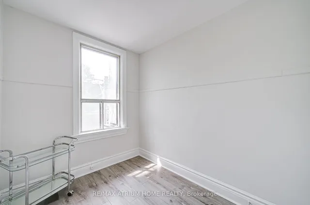 Additional image 38 of 1000 Dundas St