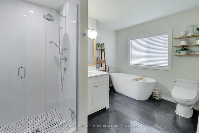 Additional image 30 of 11 Safari Crt