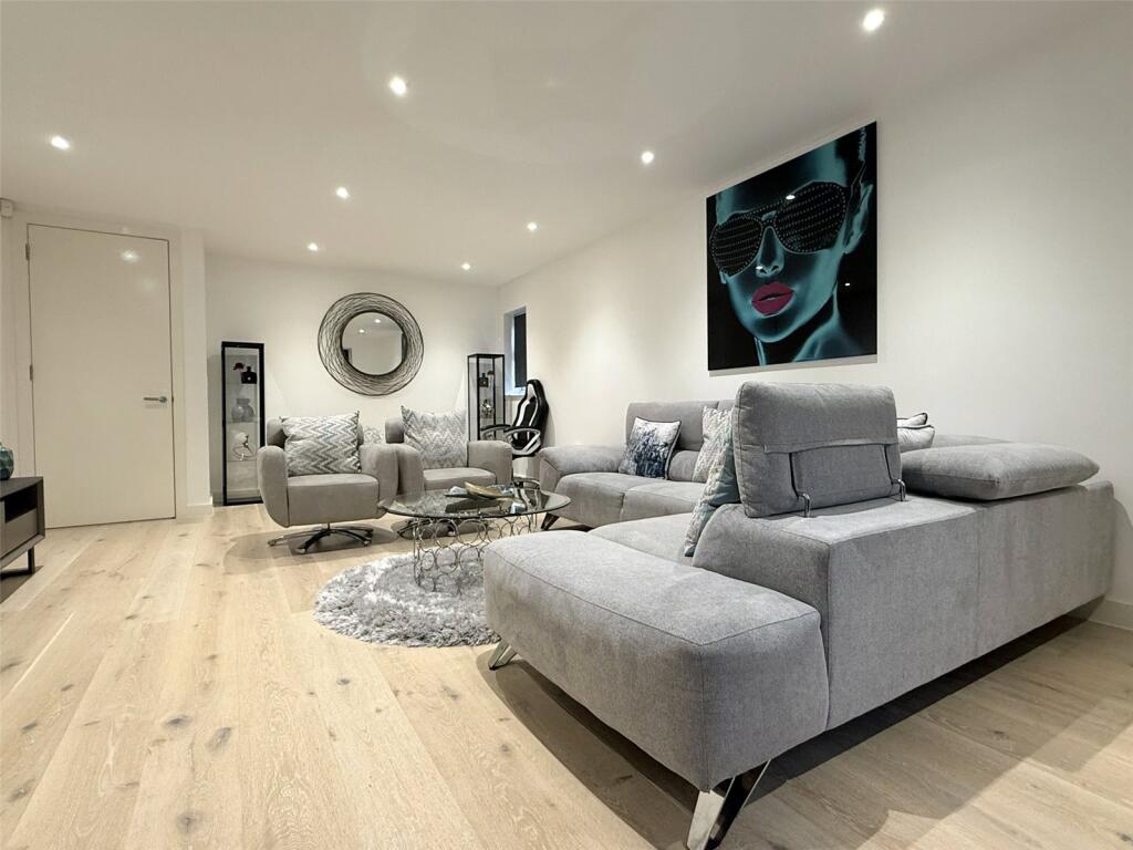 Additional image 9 of Georges Wood Road, Brookmans Park, AL9