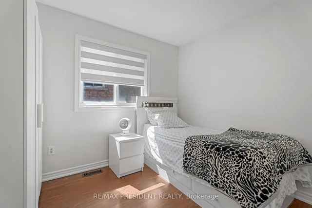 Additional image 22 of 823 Ledbury Cres