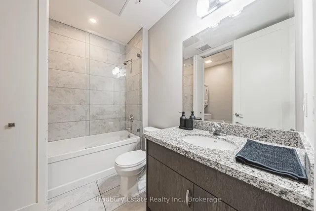 Additional image 15 of 118 King St Unit 819