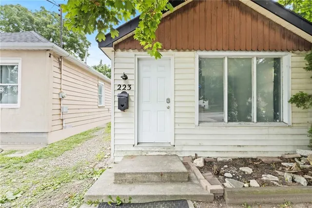 Additional image 4 of 223 East 8th St