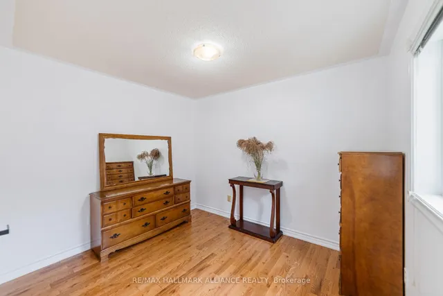 Additional image 19 of 365 Turnberry Cres