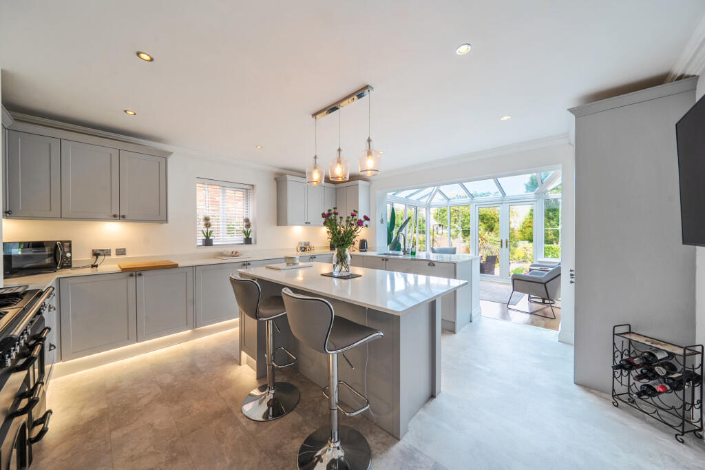 Additional image 22 of The Drive, Welwyn, AL6