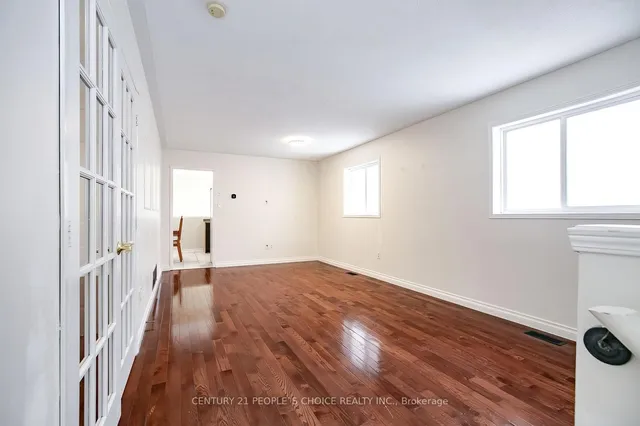 Additional image 10 of 272 Vintage Gate