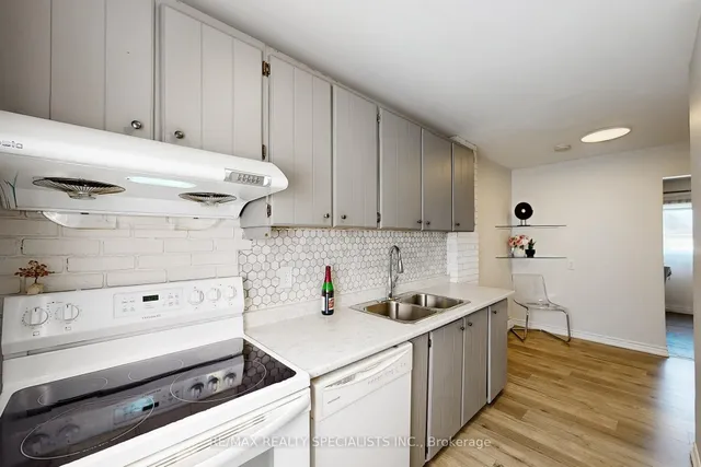 Additional image 7 of 17 Gladstone Sq